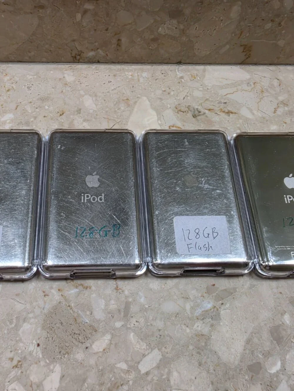 1X Apple Ipod Classic 6th generation 128gb SSD flash drive